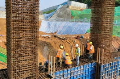 致敬新時代奮斗者丨湘江集團重點建設運營項目運轉“不打烊”！
