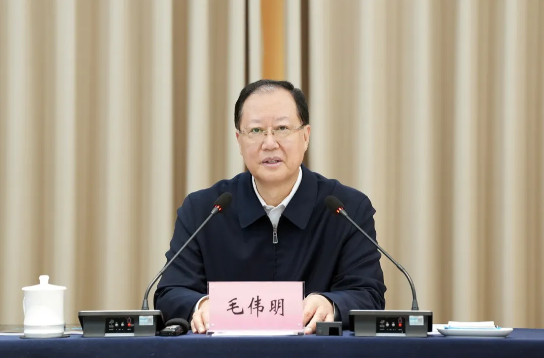  毛伟明调研建设中的湘江创新馆